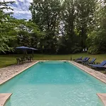 Πανσιόν Chateau D'estrac 4*