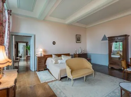 Chateau D'estrac * Hastingues