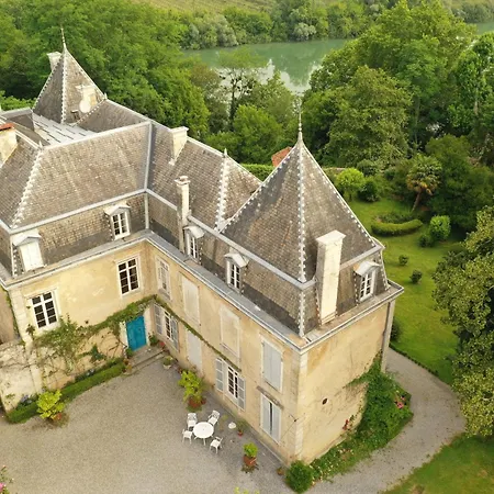 Chateau D'estrac Guest house