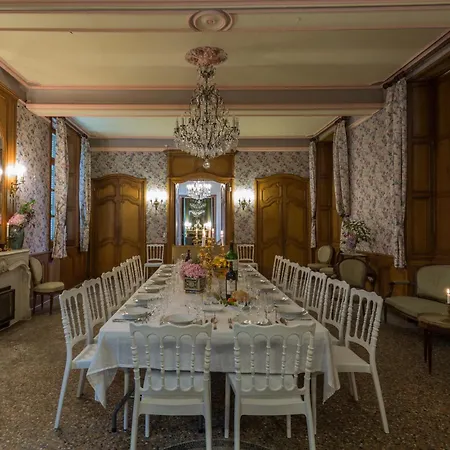 בית הארחה Chateau D'estrac Hastingues