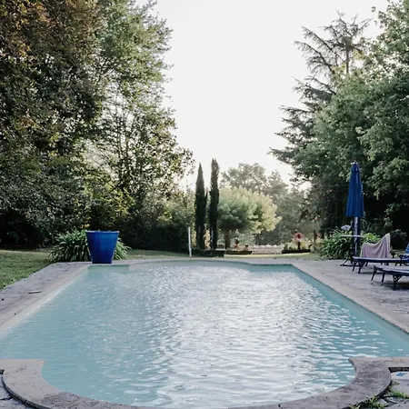 Chateau D'estrac Penzion