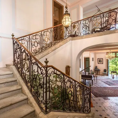 Chateau D'estrac * Hastingues