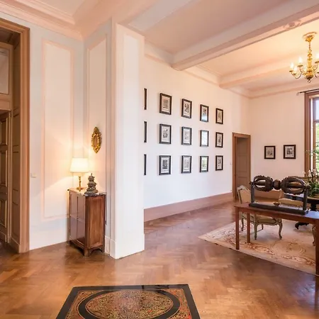 Chateau D'estrac Guest house *