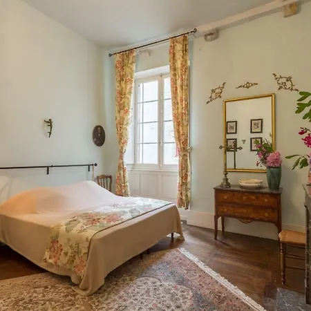 Chateau D'estrac Guest house