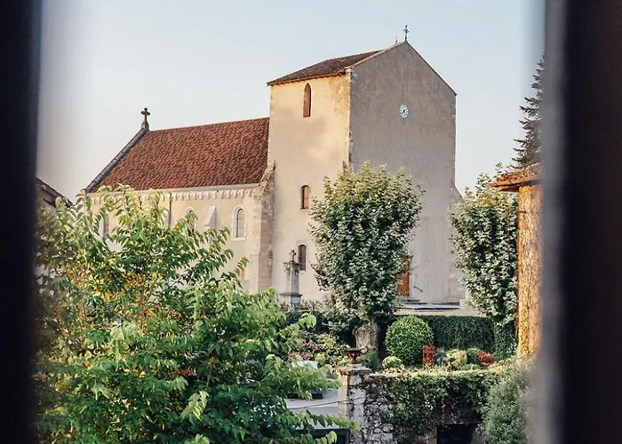 Πανσιόν Chateau D'estrac 4*