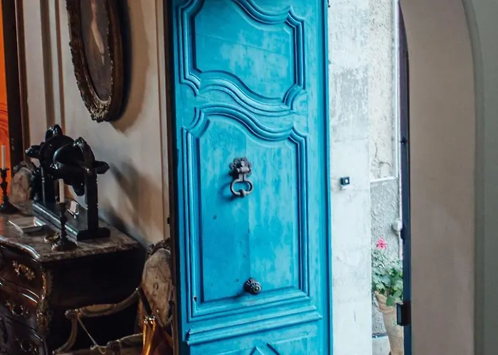 Πανσιόν Chateau D'estrac 4*